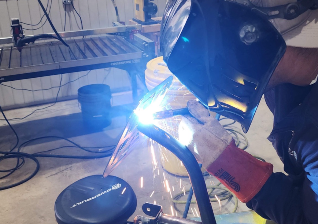 Welding a parachute mount